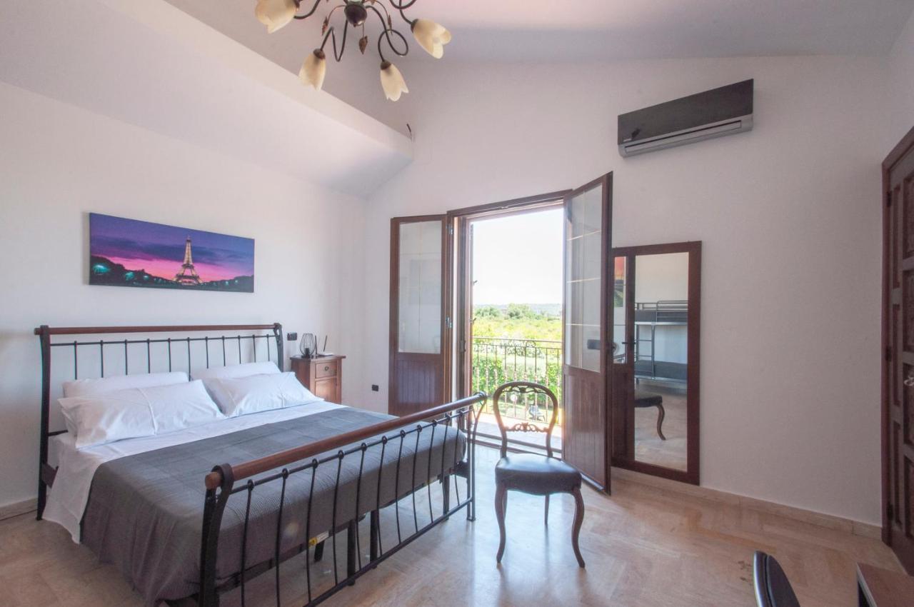 B&B Vittoria House Carlentini Exterior photo